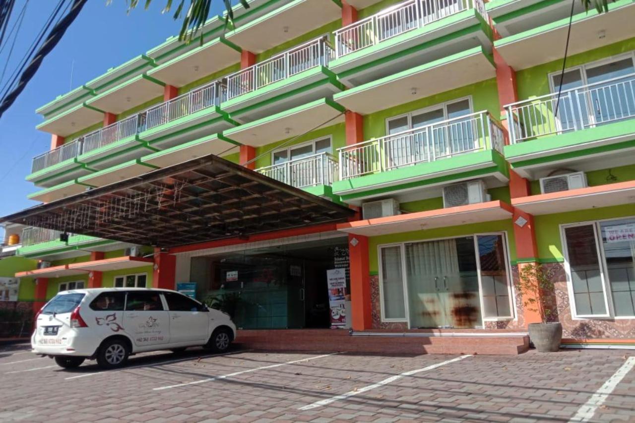 Oyo 90473 Gowin Hotel Кута Экстерьер фото