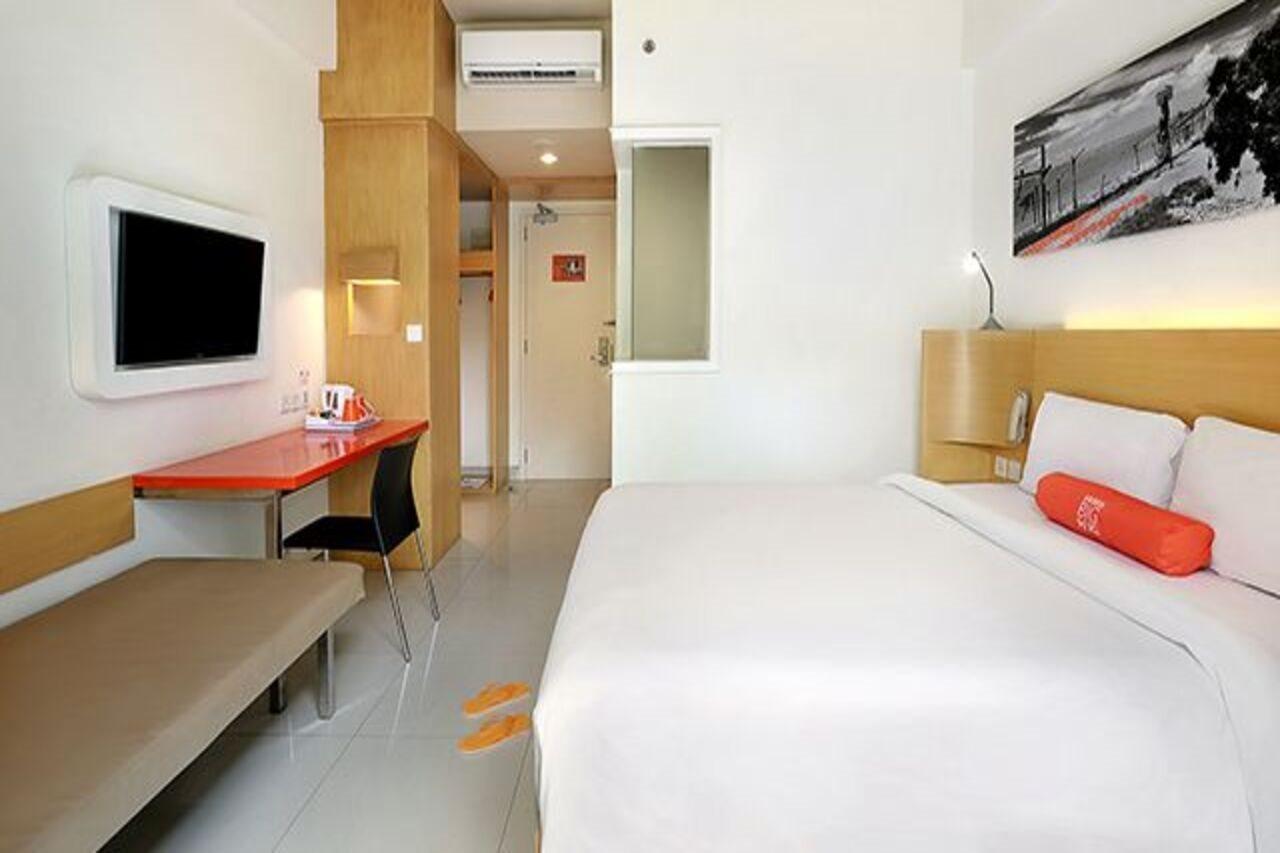 Oyo 90473 Gowin Hotel Кута Экстерьер фото
