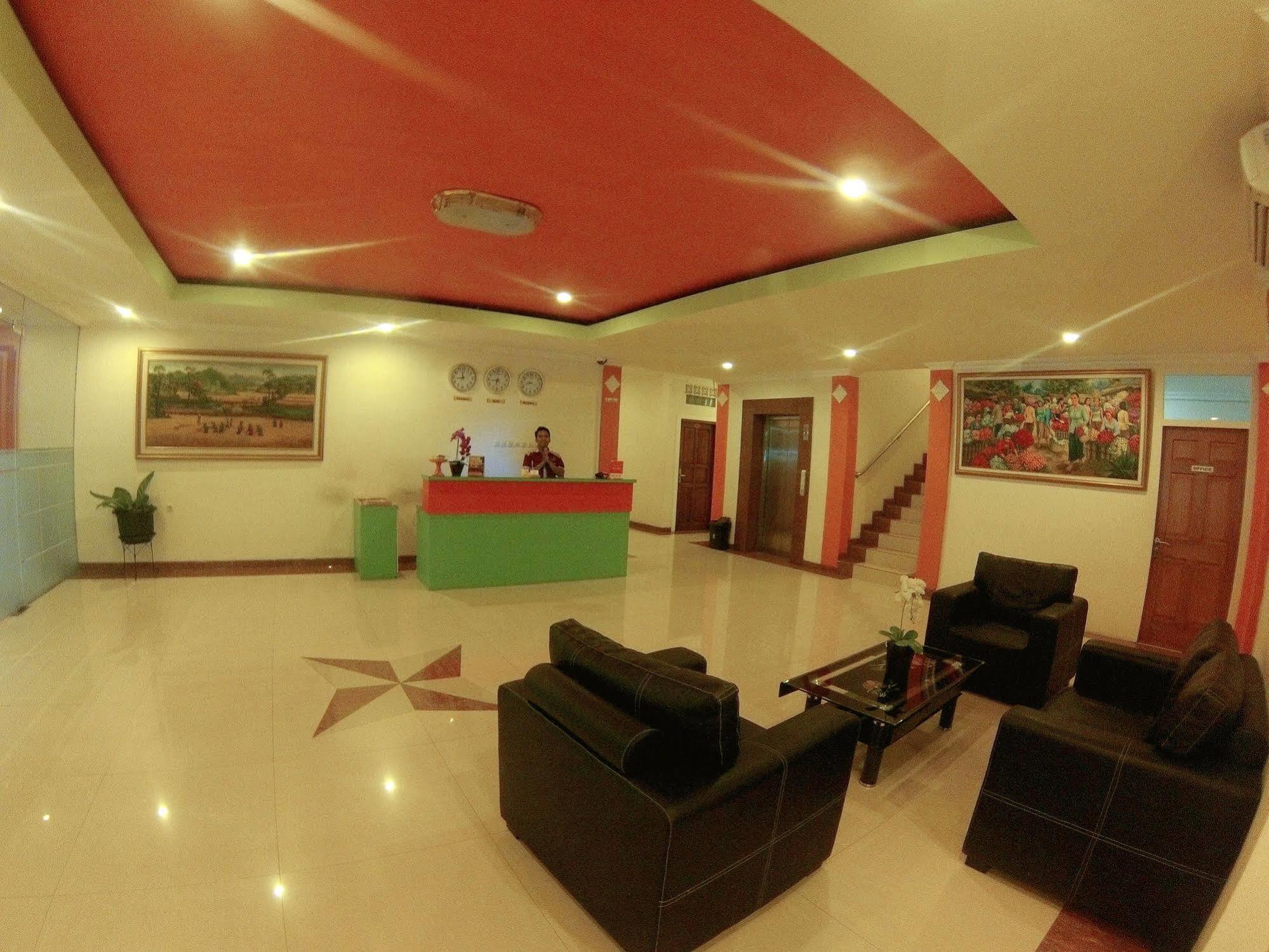 Oyo 90473 Gowin Hotel Кута Экстерьер фото